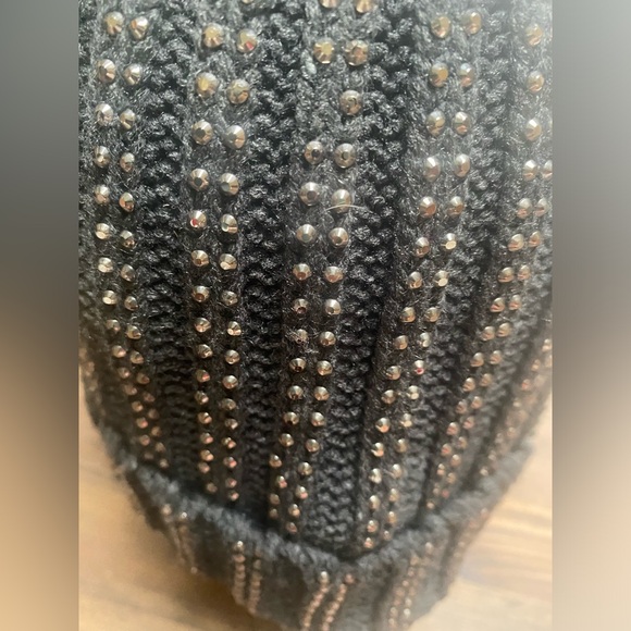 TABITHA WEBB FAUX FUR BOBBLE POM
POM BEANIE HAT WITH
RHINESTONES GEM - Picture 7 of 12